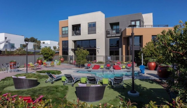 Convenient Laundry: 1 Bedroom Condo with Washer and Dryer