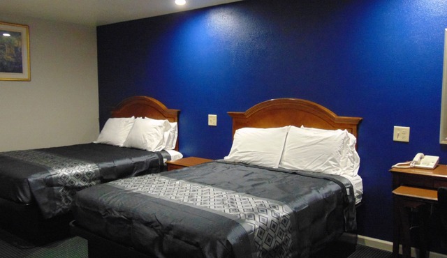 Corcoran Country Inn