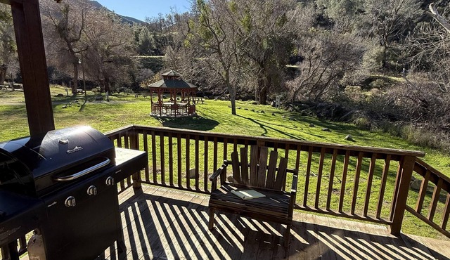 Cottage, Sleeps 6 - Creekside Cottage, 1 Bedroom, Sleeps 4-6
