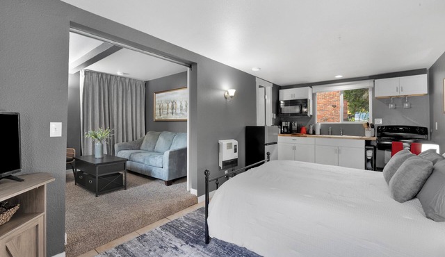 Cozy 1-bedroom apartment in gorgeous Lake Arrowhead with WiFi
