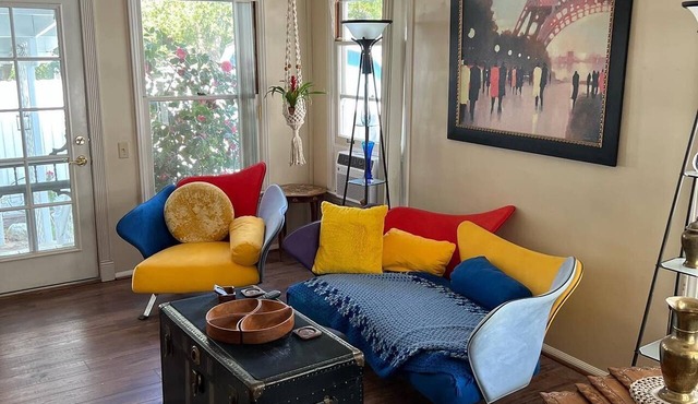 Cozy 1-bedroom house in historic Knolls Neighborhood in Simi Vallehy