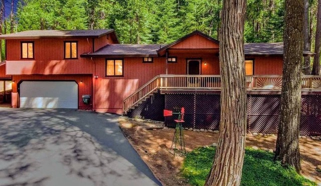 Cozy 2-bedroom cabin in Pollock Pines, Apple Hill/Gold Country