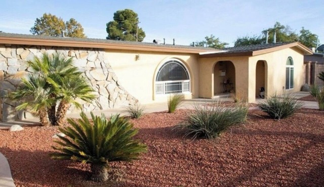 Cozy 2-bedroom house in pleasant Palmdale with AC /Fast internet