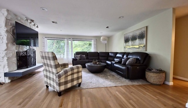Cozy 4 Bedroom Deception Pass Retreat