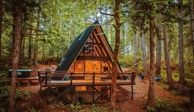 Cozy A-Frame Cabin, Private Hot tub and Hood Canal view. Pet-Friendly! in Seabeck