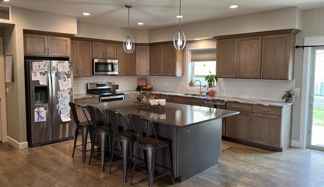 Cozy home overlooking Columbia River & Enchantments Mtn Range!