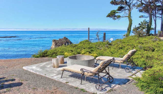 Cozy Oceanfront European Cottage-Deck & Fire Pit
