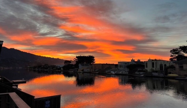 Cozy, Relaxing Stinson Beach Getaway