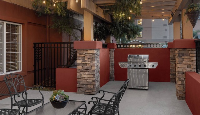 Cozy Suite Ideal for Long Stays, Business Trips, & Family Getaways!