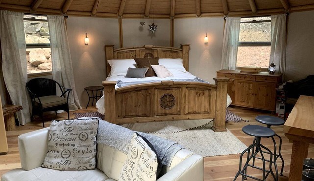 Cozy Yurt in the Woods for a Romantic Off-Grid Escape near Weed, California