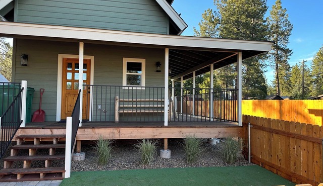 Cute and functional tiny house!