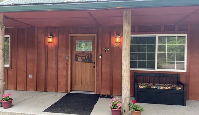 Das Waldhaus: Tranquil Forest Retreat | Hot Tub | Dog-friendly