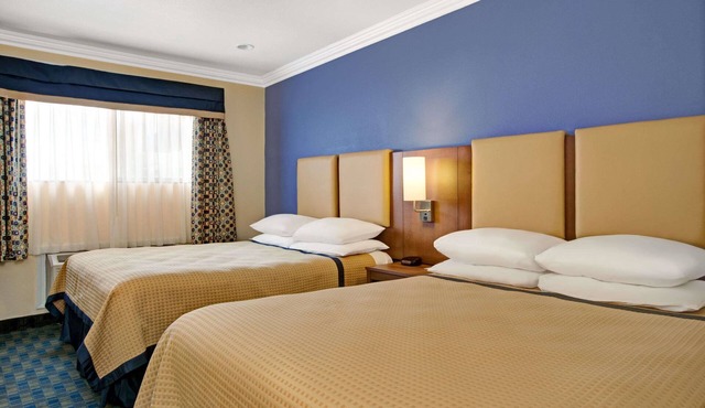 Days Inn by Wyndham San Francisco - Lombard