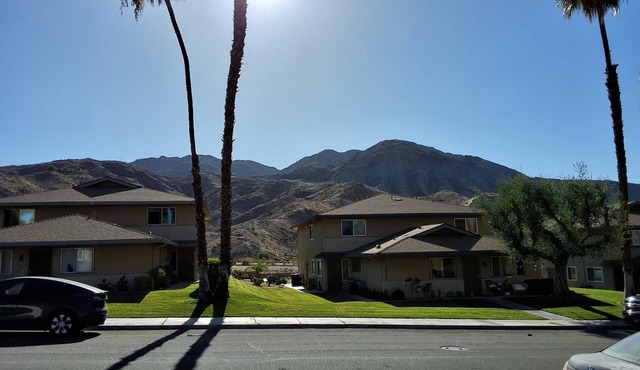 Desert Hikers Paradise 1970s retro 2 bedroom condo close to El Paseo