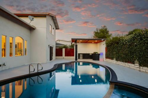 Designer Project| Heated Pool & Spa - 9mins to MDR