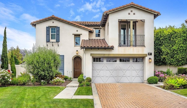 Elegant 2-Story Retreat, Modern Luxury Dream Home!