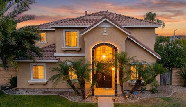 Elegant 5BR Gem @Ontario w/Grill | Near Airport