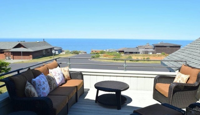 Elegant Coastal Retreat with Ocean Views, Hot Tub & Dog Friendly