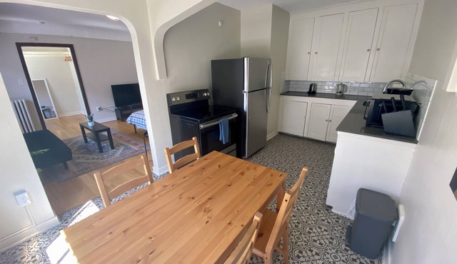 Entire Studio Apartment - Climate Pledge Arena & Space Needle