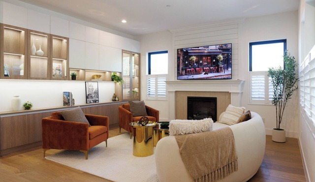 Epic 6BR 5.5BA Estate - Huge Deck - Poker & Billiard