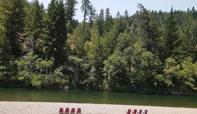 Epic Group Getaway, Sleeps 16+ on Eel River & Avenue of the Giants