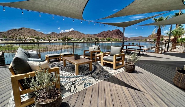 Everything & More at River Front 95! Dock, Bar