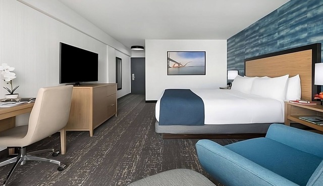Experience San Francisco Like Never Before! Arcade Room, Pets Allowed!