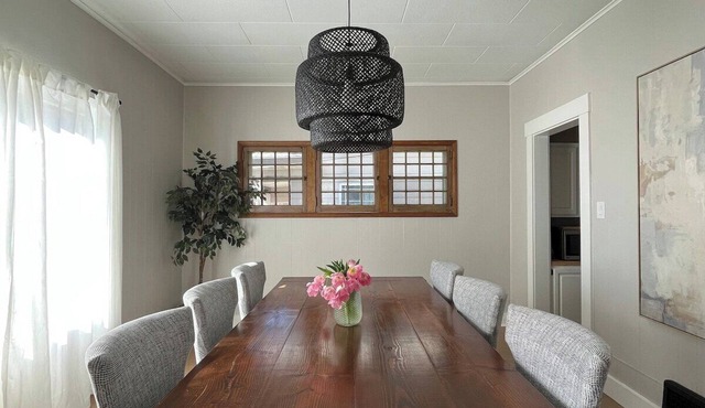 Family-Friendly 3BR Bungalow Walk to Manito Park Perfect Fall Retreat