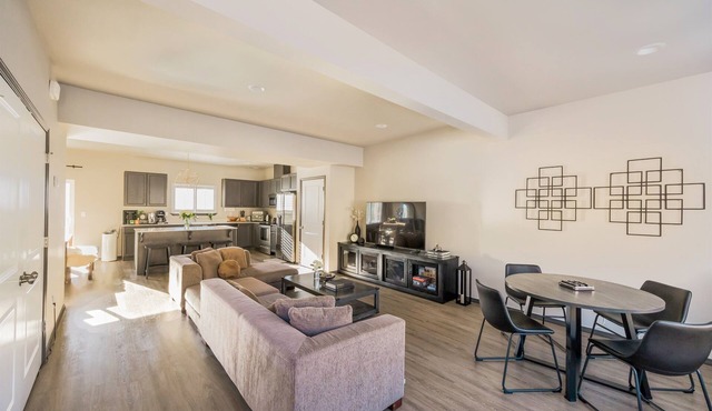 Family-Friendly East Wenatchee Home | Sleeps 8