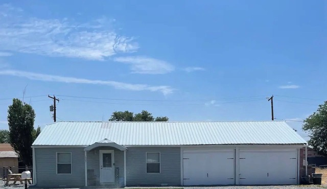 Farmhouse Style 2 Bedroom House