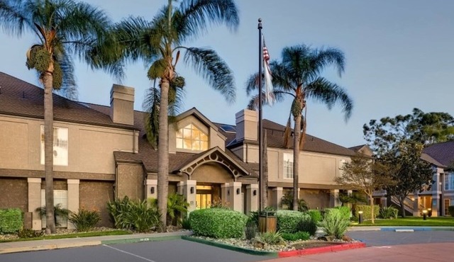 For the Whole Family! 2 Comfortable 1BR Suite, Onsite Pool, Pets are Welcome!