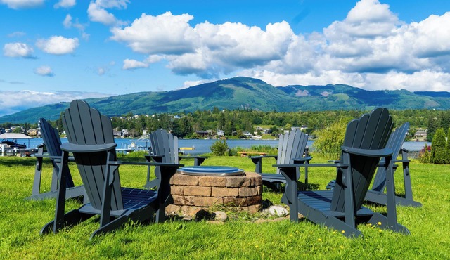 Full RV Hook-up, DOCK, The Baker View House
