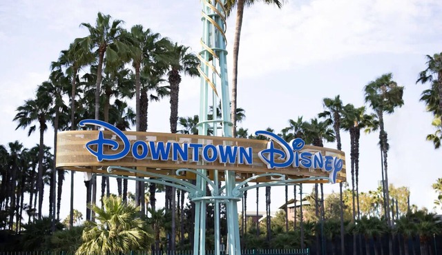 Fully Equipped Suite Steps from Disneyland & Dining Spots | 4 Units