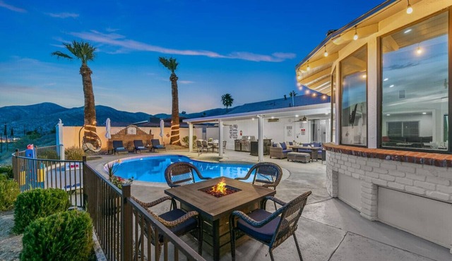 Fully remodeled-Breathtaking Views- Pool/Spa/Games