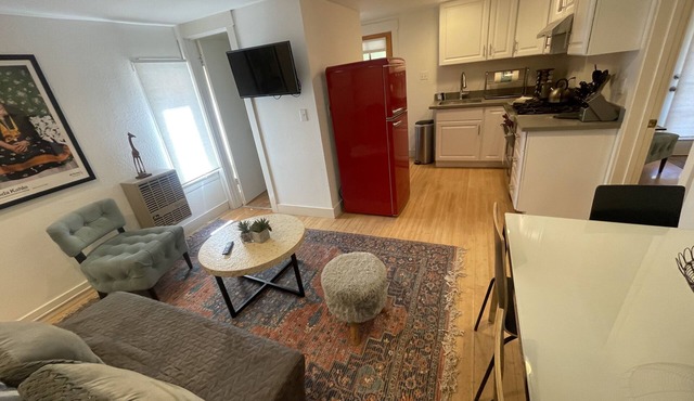 Furnished Fairfax Garden Apartment Close to town!