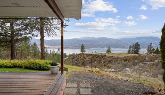 Getaway with Gorgeous Lake View