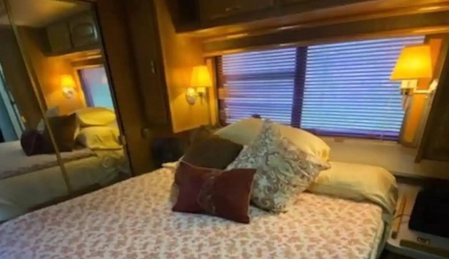Great little RV nothing fancy comfy bed