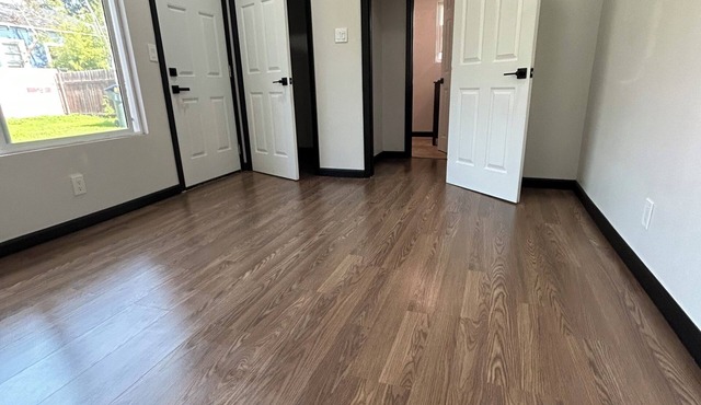 Great neighborhood, Rose Bowl area. Front patio with hedges for family privacy.