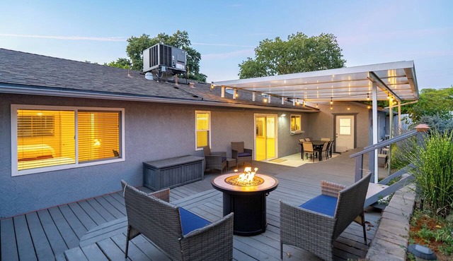 Hawley Days: 3 BR, 2 BA House in Templeton, Sleeps 10