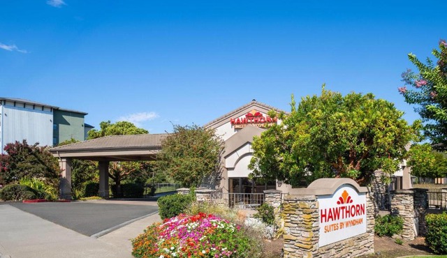 Hawthorn Suites by Wyndham Napa Valley