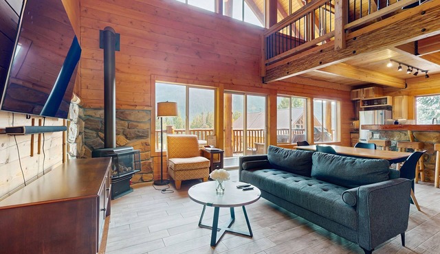 High-end ski-in/ski-out getaway with fast WiFi, large deck & more