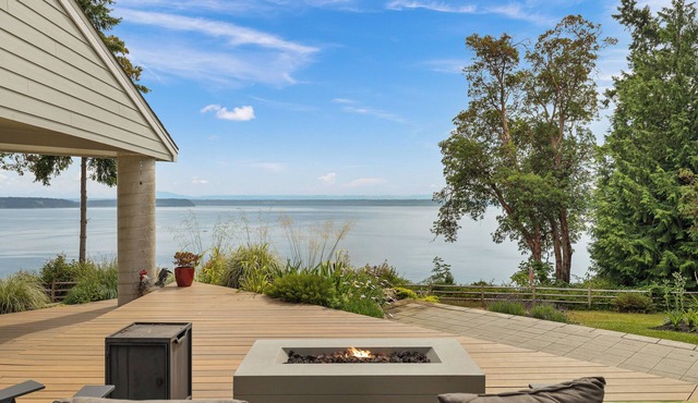 Hike, Bike & Explore: Oceanfront Kingston Getaway