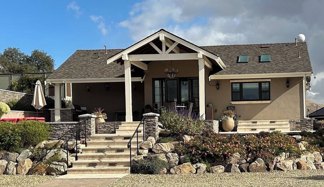 Hilltop Haven in secluded Valley - easy access to 680. in Sunol