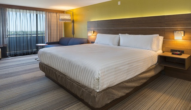 Holiday Inn Express Fullerton - Anaheim by IHG