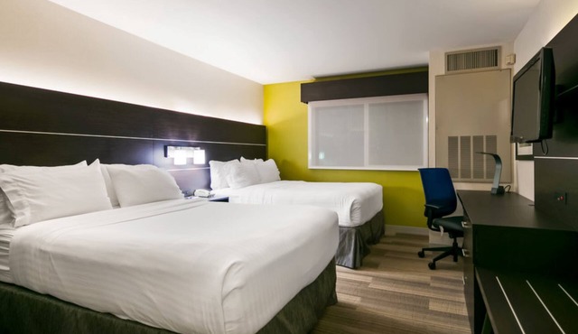 Holiday Inn Express & Suites Burlington by IHG