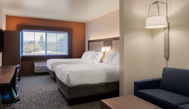 Holiday Inn Express & Suites Oroville Lake by IHG