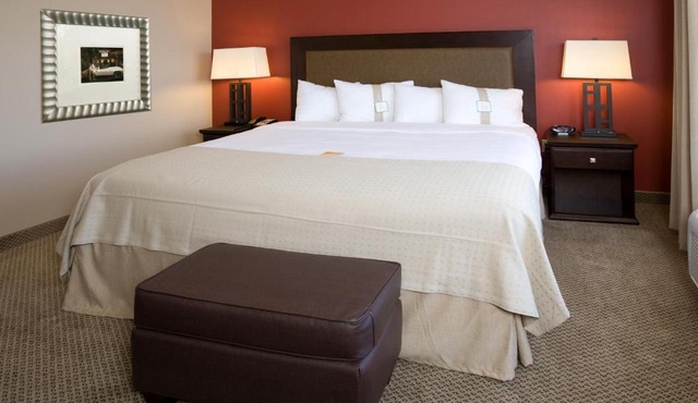 Holiday Inn & Suites Bakersfield by IHG