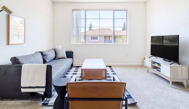 Ideal San Jose 1BR w/ Gym, Pool, W/D, near highways + VTA, by Blueground