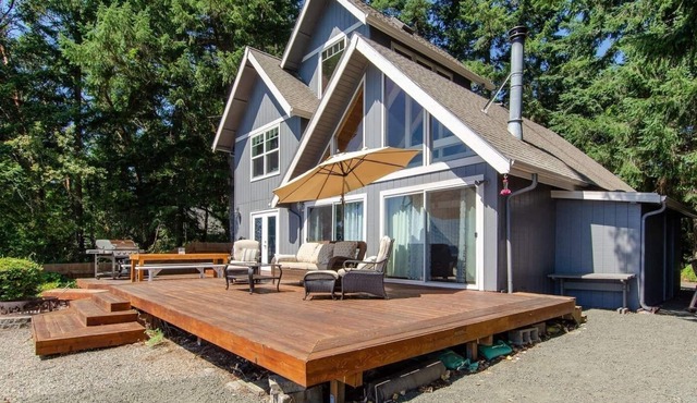 Island house located on Stretch Island close to Fair Harbor