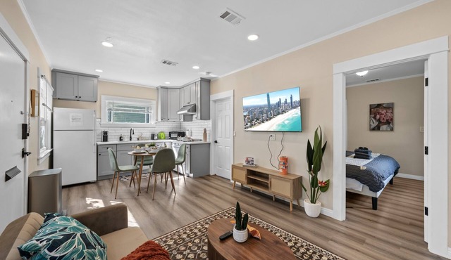 Jie’s Serene 2BR Bungalow Home Quiet & Central